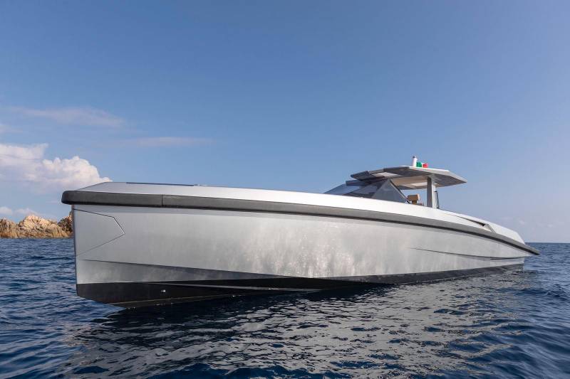 LOCATION / CHARTER WALLY 48 SAINT TROPEZ