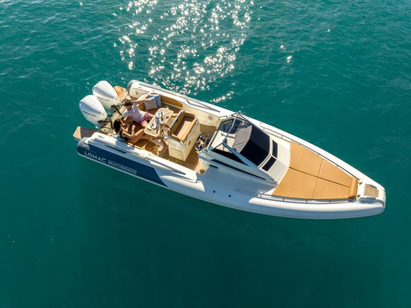NOUVEAU SEMI-RIGIDE CABINE LOMAC GRANTURISMO 8.5