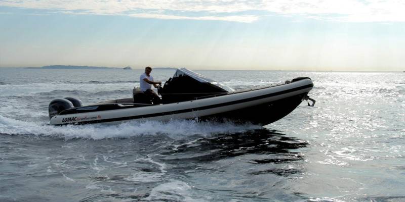 NOUVEAU SEMI-RIGIDE CABINE LOMAC GRANTURISMO 8.5