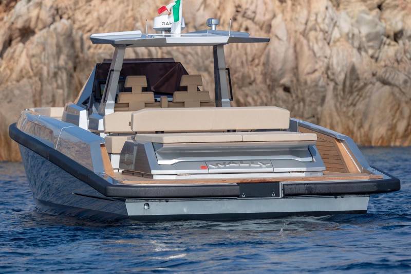 LOCATION CHARTER WALLY 48 SAINT TROPEZ