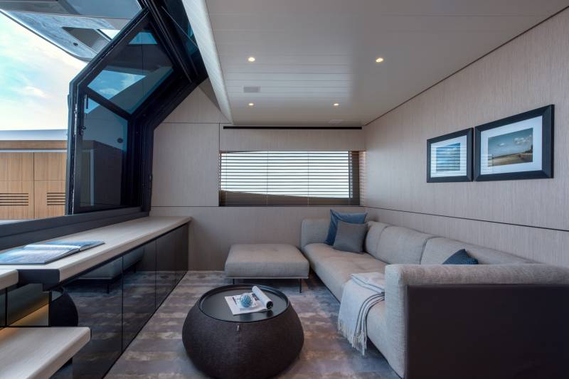 Salon Bluegame BGX63 Servaux Yachting Saint-Tropez
