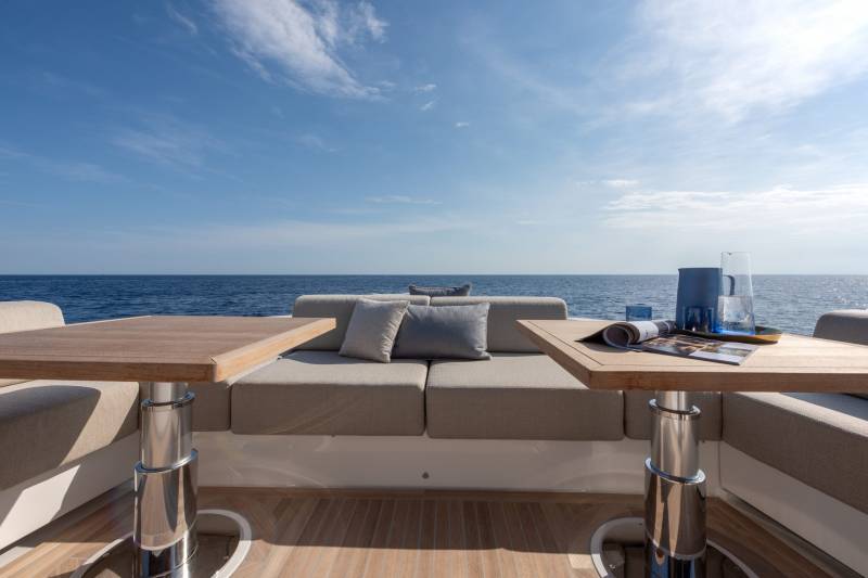 Zone Proue Bluegame BGX63 Servaux Yachting Saint-Tropez