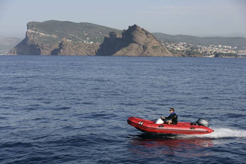 Bombard Commando C4 - SERVAUX YACHTING - Marseille - Cogolin - Monaco - St Tropez