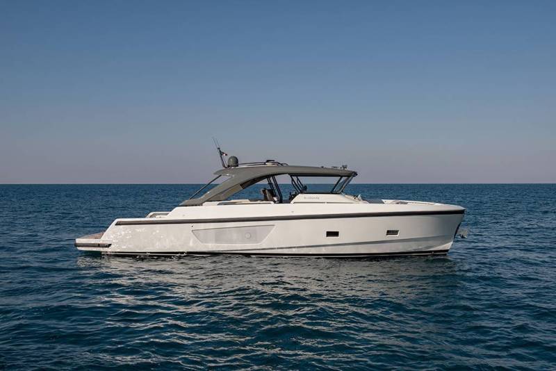 LOCATION / CHARTER FJORD 40 OPEN SAINT TROPEZ