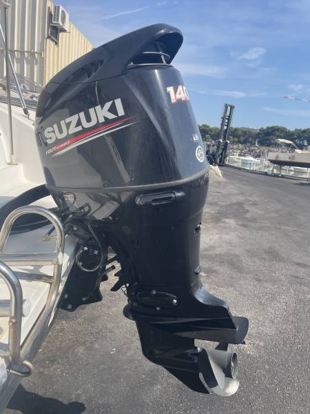 AQUABAT SPORT LINE 21 + MOTEUR SUZUKI DF 140 ATL DISPONIBLE SERVAUX MARSEILLE 