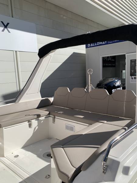 LOMAC 850 TURISMO + SUZUKI DF 300 APX SERVAUX YACHTING MARSEILLE