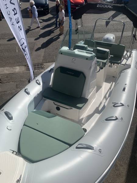 ZODIAC MEDLINE 5.8 MOTEUR SUZUKI DF 115 BTGX SERVAUX YACHTING MARSEILLE