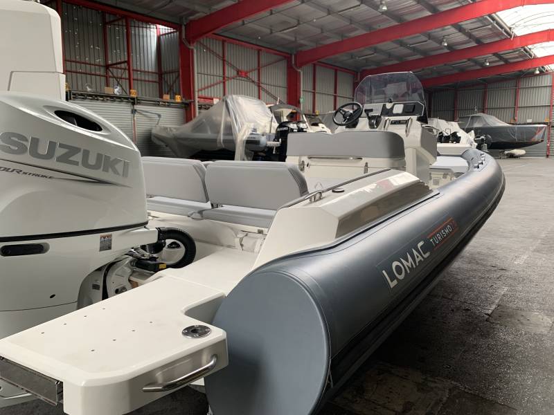 LOMAC TURISMO 7 + MOTEUR SUZUKI DF200 APX SERVAUX YACHTING MARSEILLE