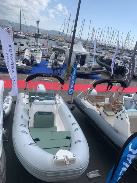 ZODIAC MEDLINE 5.8 MOTEUR SUZUKI DF 115 BTGX SERVAUX YACHTING MARSEILLE