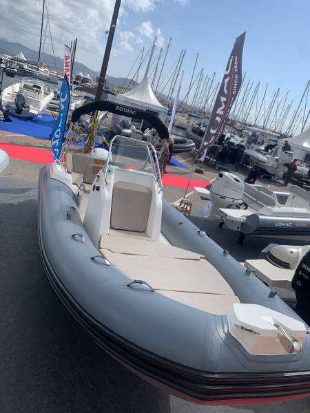 ZODIAC MEDLINE 6.8 + MOTEUR SUZUKI DF 200 APX SERVAUX YACHTING MARSEILLE