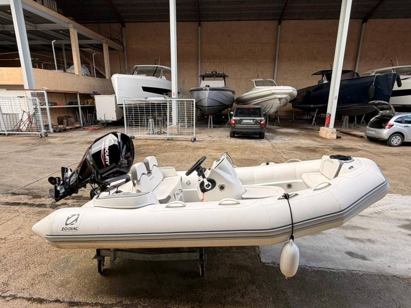 ZODIAC YACHTLINE 400 + MERCURY F50 EFI MARSEILLE COGOLIN - SERVAUX YACHTING