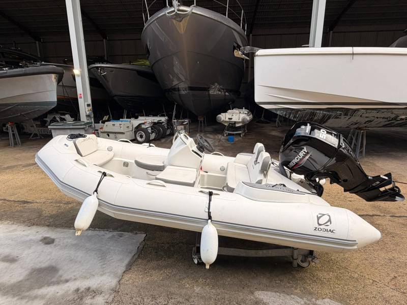 ZODIAC YACHTLINE 400 + MERCURY F50 EFI MARSEILLE COGOLIN - SERVAUX YACHTING