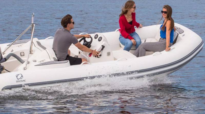 ZODIAC YACHTLINE 490  - SERVAUX YACHTING - MARSEILLE - SAINT TROPEZ - MONACO - COGOLIN