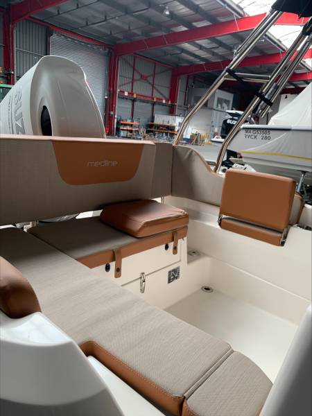 ZODIAC MEDLINE 6.8 + MOTEUR SUZUKI DF 200 APX SERVAUX YACHTING MARSEILLE